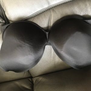 Black Cacique bra. Size 40H. Never machine dried. Great condition. Cotton.